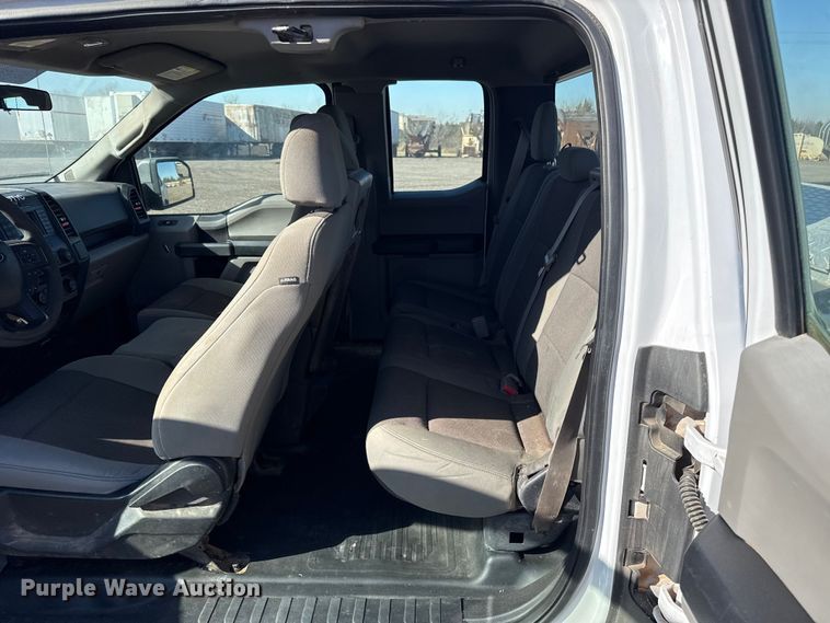 image for item ES5906 2016 Ford F150 XL Ext. Cab pickup truck