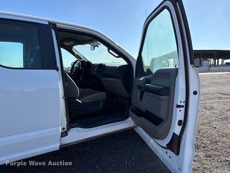 image for item ES5906 2016 Ford F150 XL Ext. Cab pickup truck