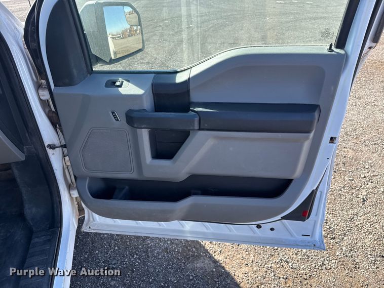 image for item ES5906 2016 Ford F150 XL Ext. Cab pickup truck