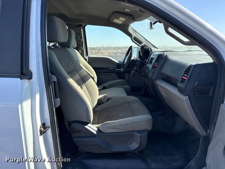 image for item ES5906 2016 Ford F150 XL Ext. Cab pickup truck