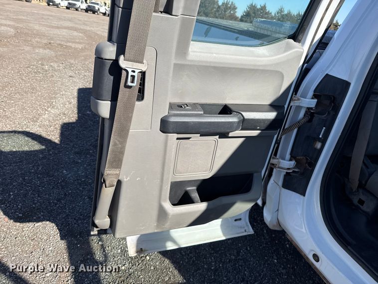 image for item ES5906 2016 Ford F150 XL Ext. Cab pickup truck