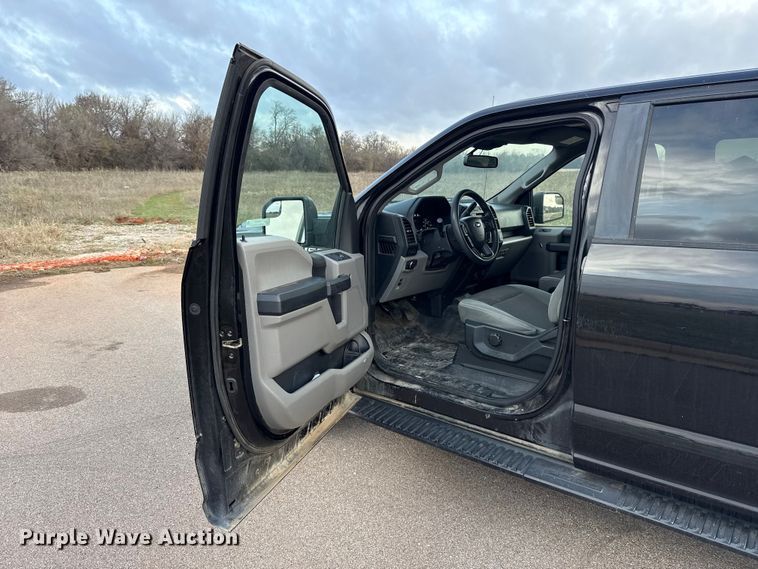 image for item ES5937 2019 Ford F150 Crew Cab pickup truck