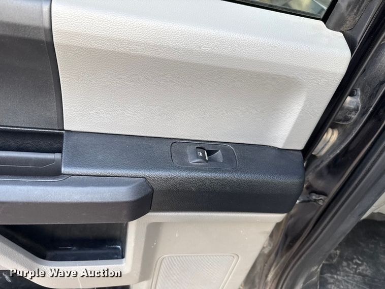 image for item ES5937 2019 Ford F150 Crew Cab pickup truck