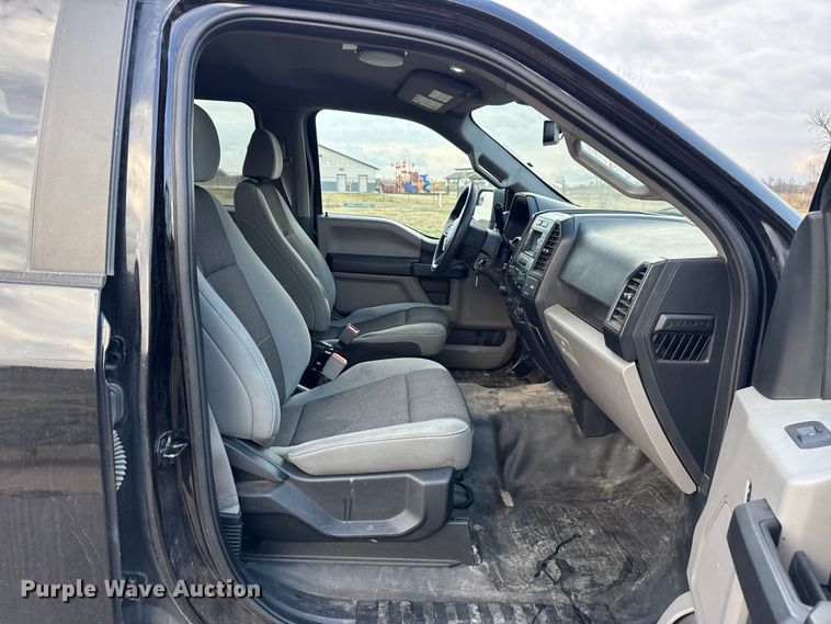 image for item ES5937 2019 Ford F150 Crew Cab pickup truck