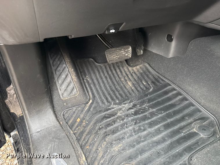 image for item ES5938 2022 GMC Sierra 1500 Crew Cab pickup truck