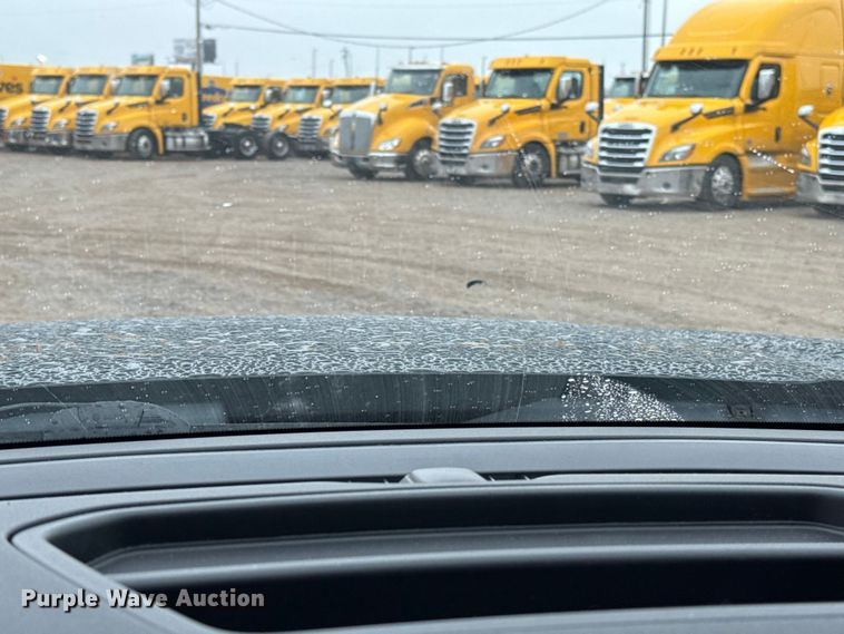 image for item ES5938 2022 GMC Sierra 1500 Crew Cab pickup truck