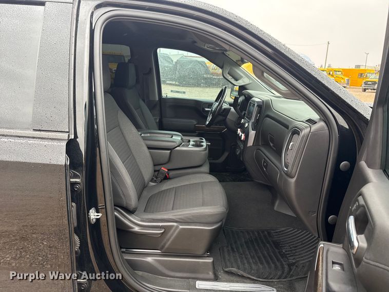 image for item ES5938 2022 GMC Sierra 1500 Crew Cab pickup truck