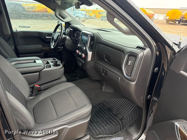 image for item ES5938 2022 GMC Sierra 1500 Crew Cab pickup truck