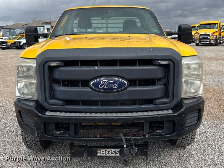 image for item ES5939 2013 Ford F250 Super Duty utility bed pickup truck