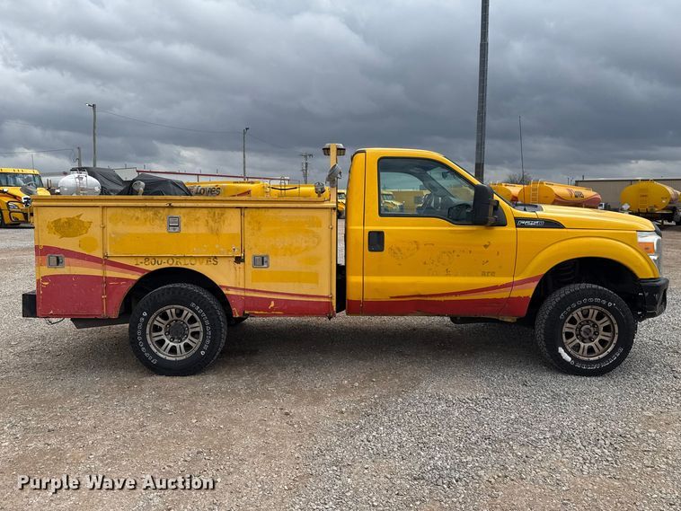 image for item ES5939 2013 Ford F250 Super Duty utility bed pickup truck