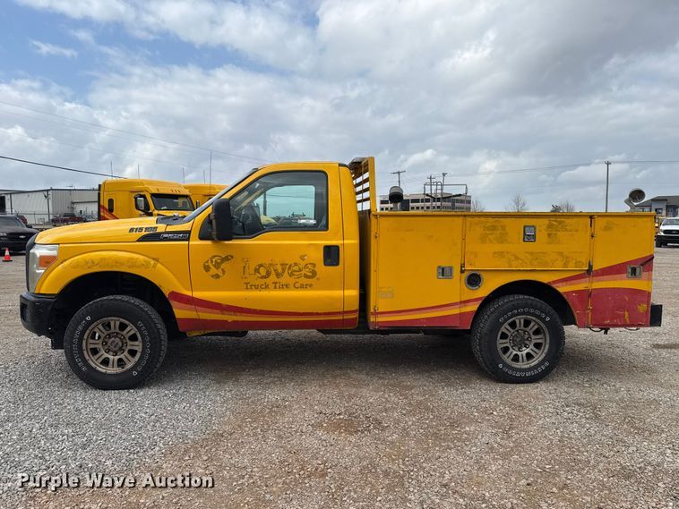 image for item ES5939 2013 Ford F250 Super Duty utility bed pickup truck