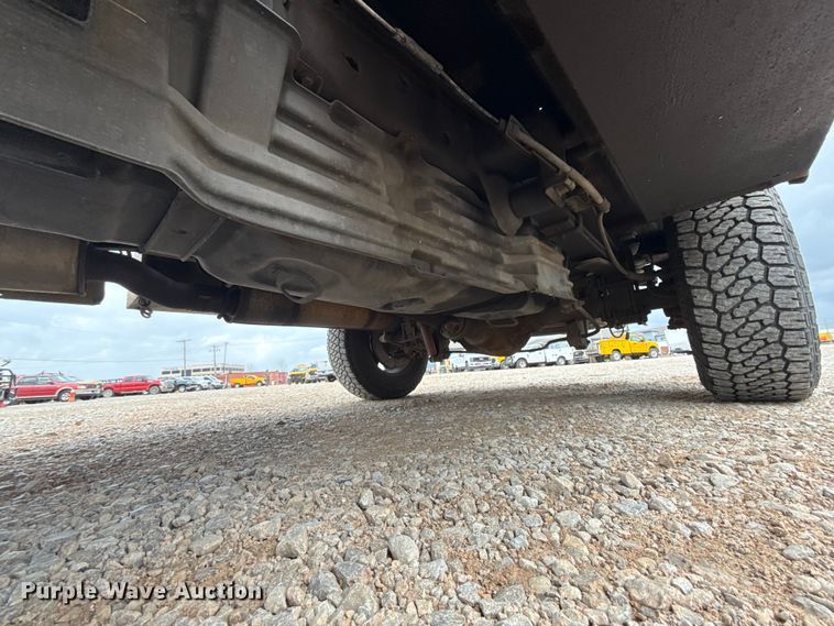 image for item ES5939 2013 Ford F250 Super Duty utility bed pickup truck