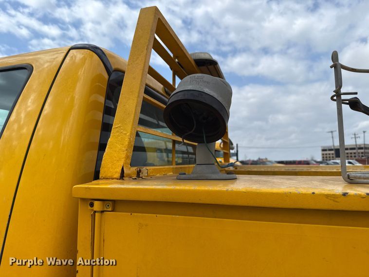 image for item ES5939 2013 Ford F250 Super Duty utility bed pickup truck