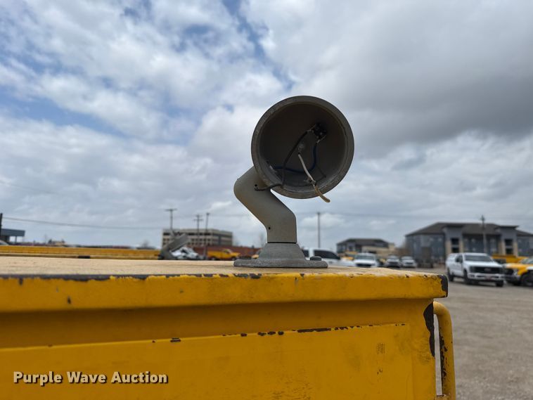 image for item ES5939 2013 Ford F250 Super Duty utility bed pickup truck