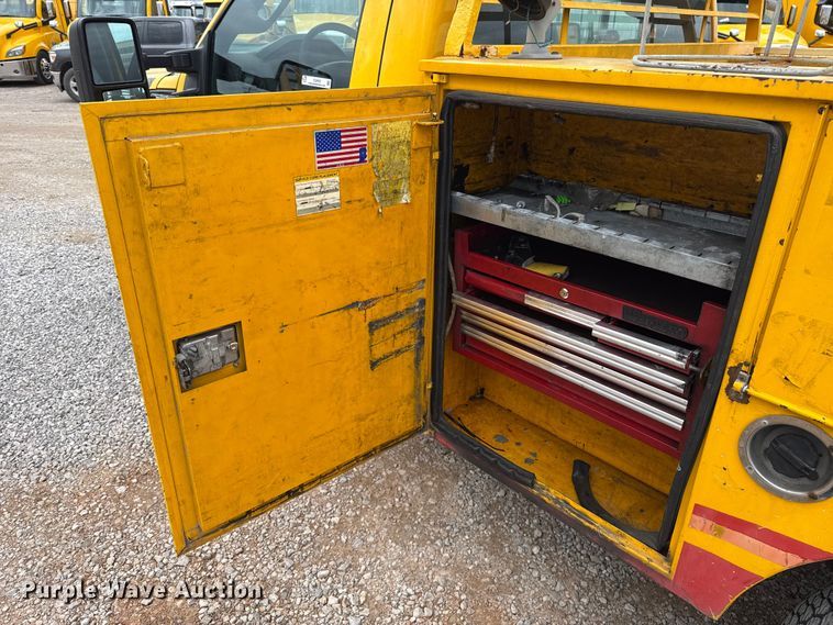 image for item ES5939 2013 Ford F250 Super Duty utility bed pickup truck