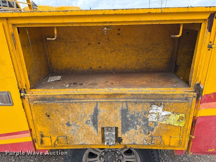 image for item ES5939 2013 Ford F250 Super Duty utility bed pickup truck