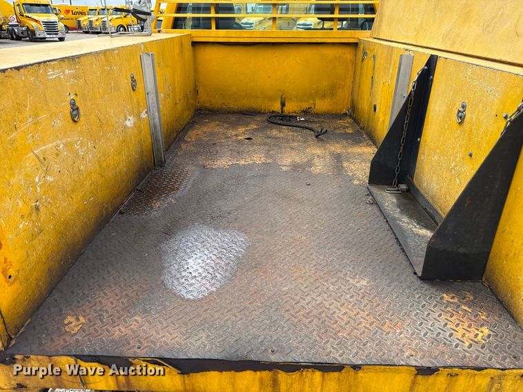 image for item ES5939 2013 Ford F250 Super Duty utility bed pickup truck