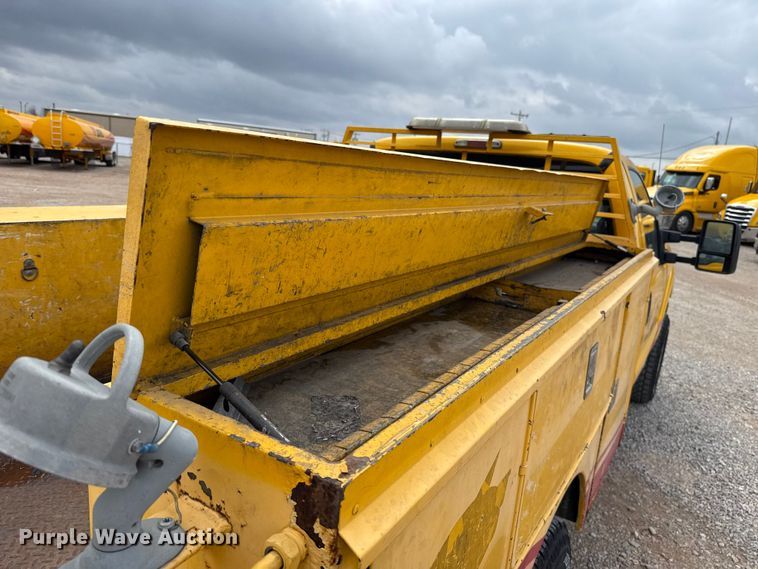 image for item ES5939 2013 Ford F250 Super Duty utility bed pickup truck