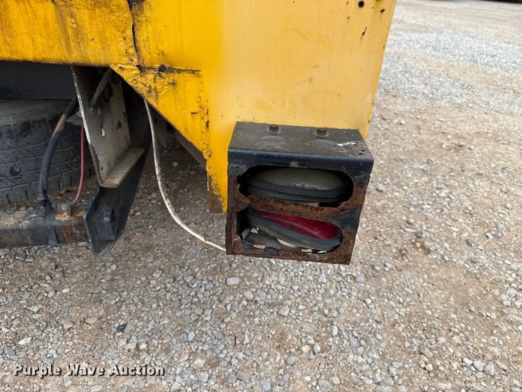 image for item ES5939 2013 Ford F250 Super Duty utility bed pickup truck