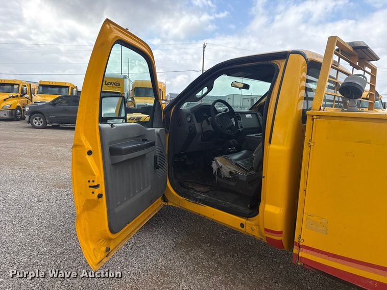 image for item ES5939 2013 Ford F250 Super Duty utility bed pickup truck