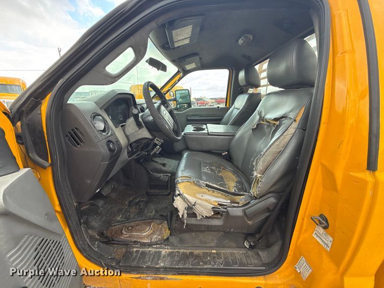 image for item ES5939 2013 Ford F250 Super Duty utility bed pickup truck