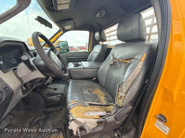 image for item ES5939 2013 Ford F250 Super Duty utility bed pickup truck