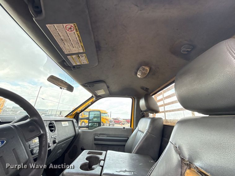 image for item ES5939 2013 Ford F250 Super Duty utility bed pickup truck