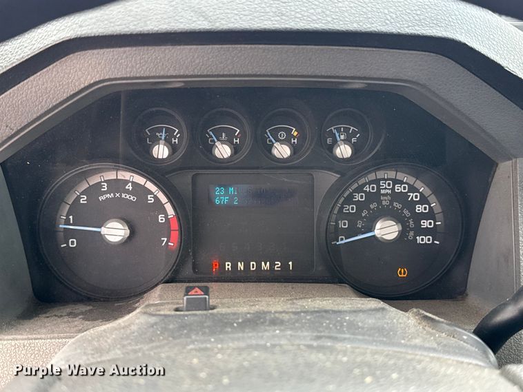 image for item ES5939 2013 Ford F250 Super Duty utility bed pickup truck