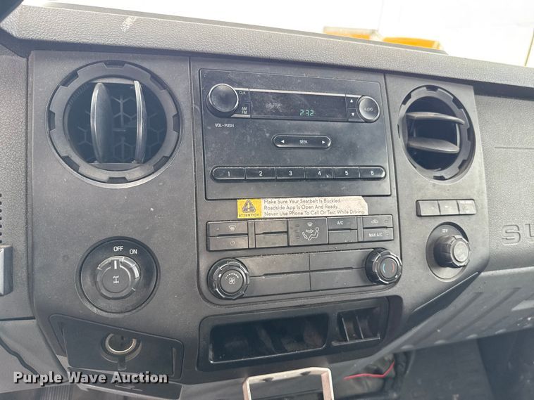 image for item ES5939 2013 Ford F250 Super Duty utility bed pickup truck