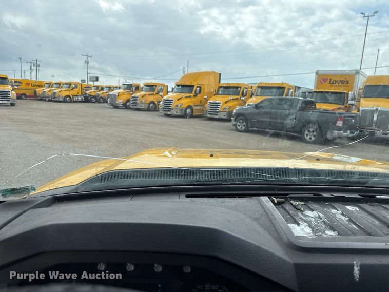 image for item ES5939 2013 Ford F250 Super Duty utility bed pickup truck