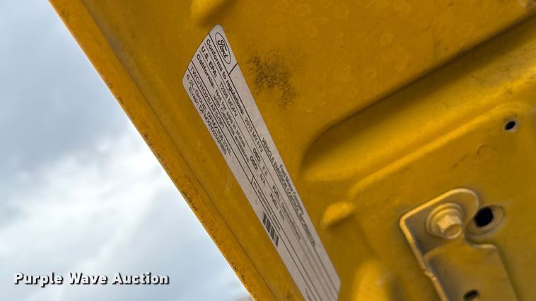 image for item ES5939 2013 Ford F250 Super Duty utility bed pickup truck