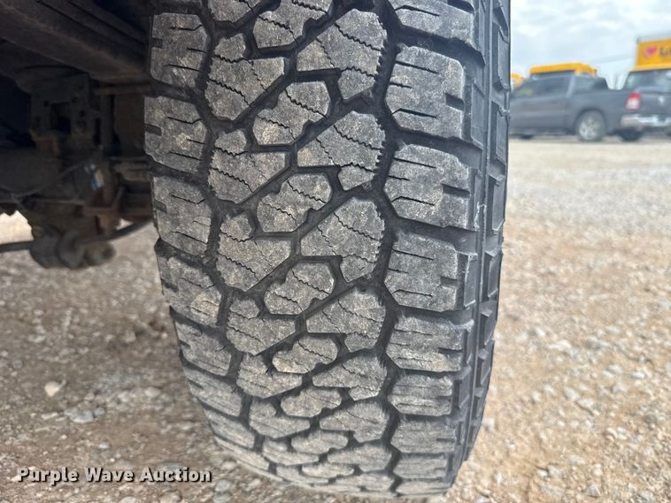 image for item ES5939 2013 Ford F250 Super Duty utility bed pickup truck