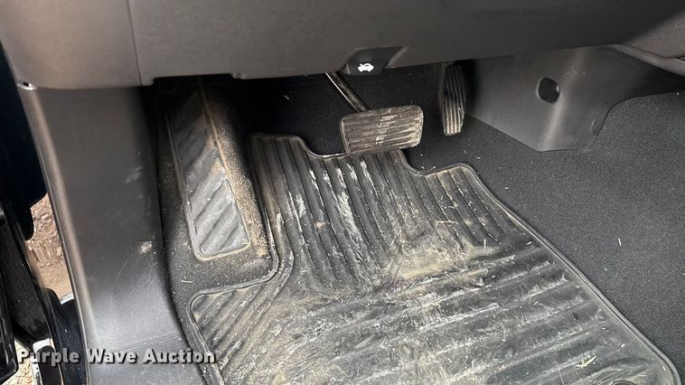 image for item ES5940 2022 GMC Sierra 1500 Crew Cab pickup truck