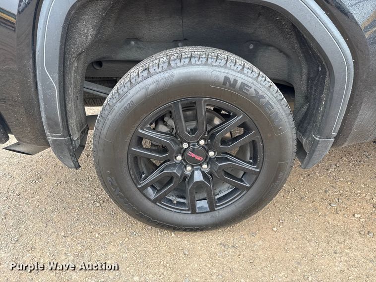 image for item ES5940 2022 GMC Sierra 1500 Crew Cab pickup truck