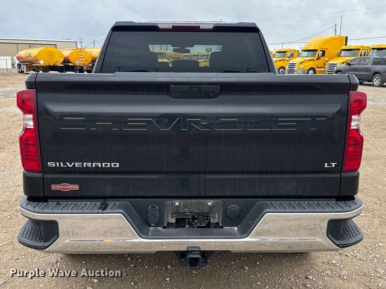 image for item ES5941 2022 Chevrolet Silverado 1500 Crew Cab pickup truck