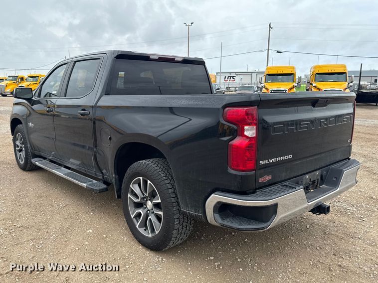 image for item ES5941 2022 Chevrolet Silverado 1500 Crew Cab pickup truck