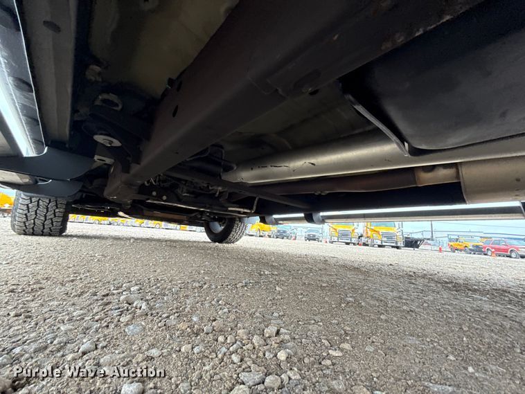 image for item ES5941 2022 Chevrolet Silverado 1500 Crew Cab pickup truck