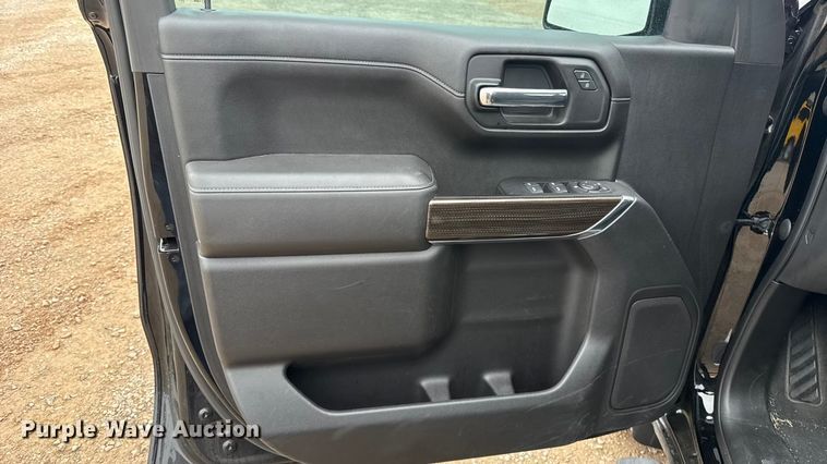 image for item ES5941 2022 Chevrolet Silverado 1500 Crew Cab pickup truck