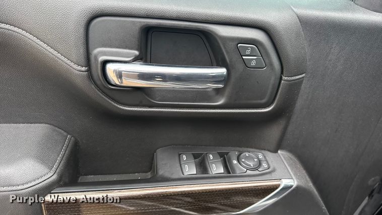 image for item ES5941 2022 Chevrolet Silverado 1500 Crew Cab pickup truck