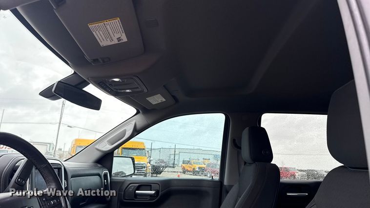 image for item ES5941 2022 Chevrolet Silverado 1500 Crew Cab pickup truck