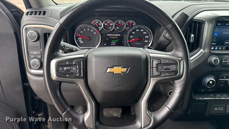 image for item ES5941 2022 Chevrolet Silverado 1500 Crew Cab pickup truck