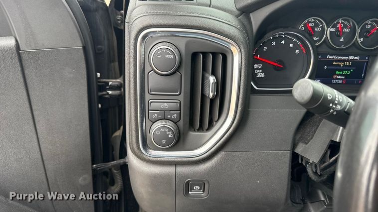 image for item ES5941 2022 Chevrolet Silverado 1500 Crew Cab pickup truck