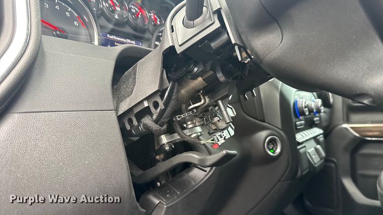 image for item ES5941 2022 Chevrolet Silverado 1500 Crew Cab pickup truck