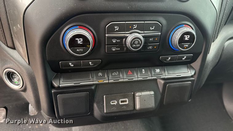 image for item ES5941 2022 Chevrolet Silverado 1500 Crew Cab pickup truck