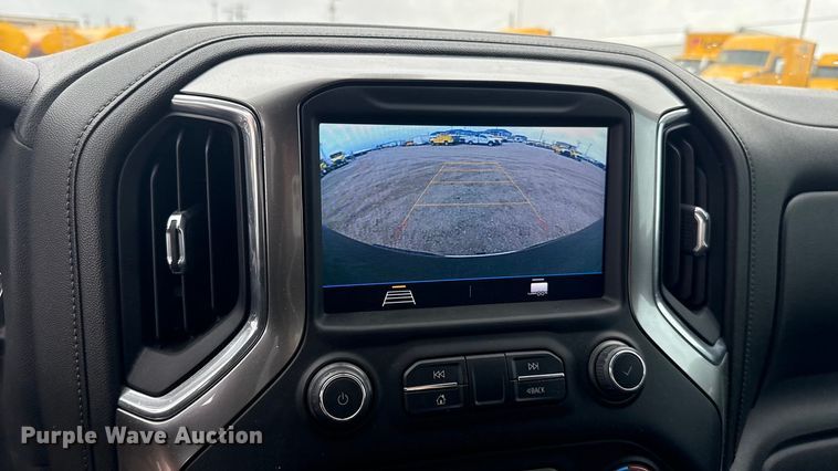 image for item ES5941 2022 Chevrolet Silverado 1500 Crew Cab pickup truck