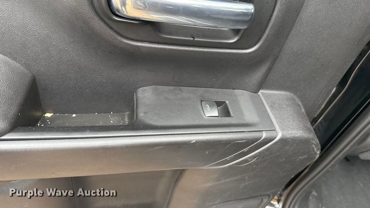 image for item ES5941 2022 Chevrolet Silverado 1500 Crew Cab pickup truck