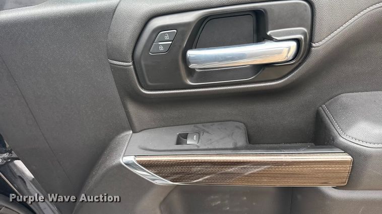 image for item ES5941 2022 Chevrolet Silverado 1500 Crew Cab pickup truck