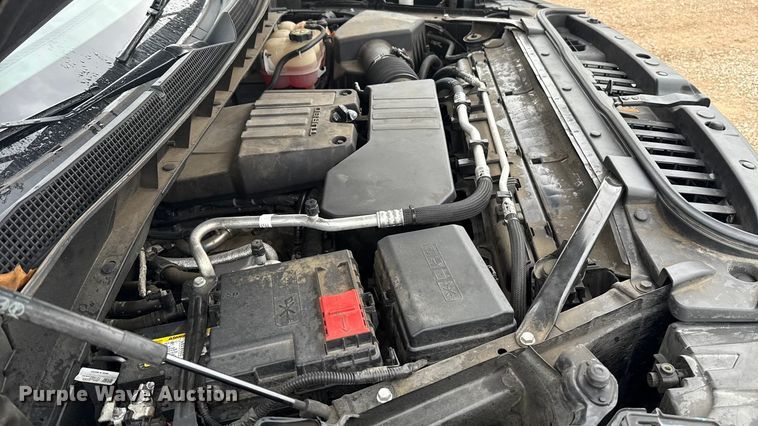 image for item ES5941 2022 Chevrolet Silverado 1500 Crew Cab pickup truck