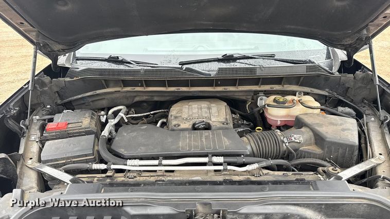 image for item ES5941 2022 Chevrolet Silverado 1500 Crew Cab pickup truck