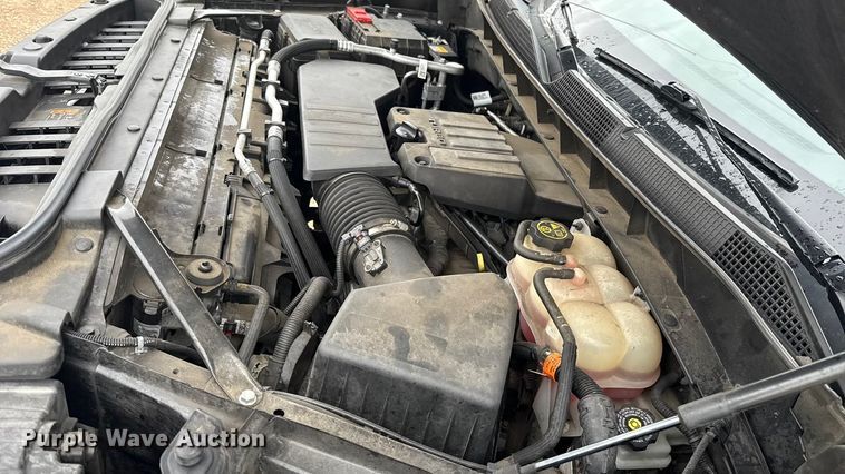 image for item ES5941 2022 Chevrolet Silverado 1500 Crew Cab pickup truck